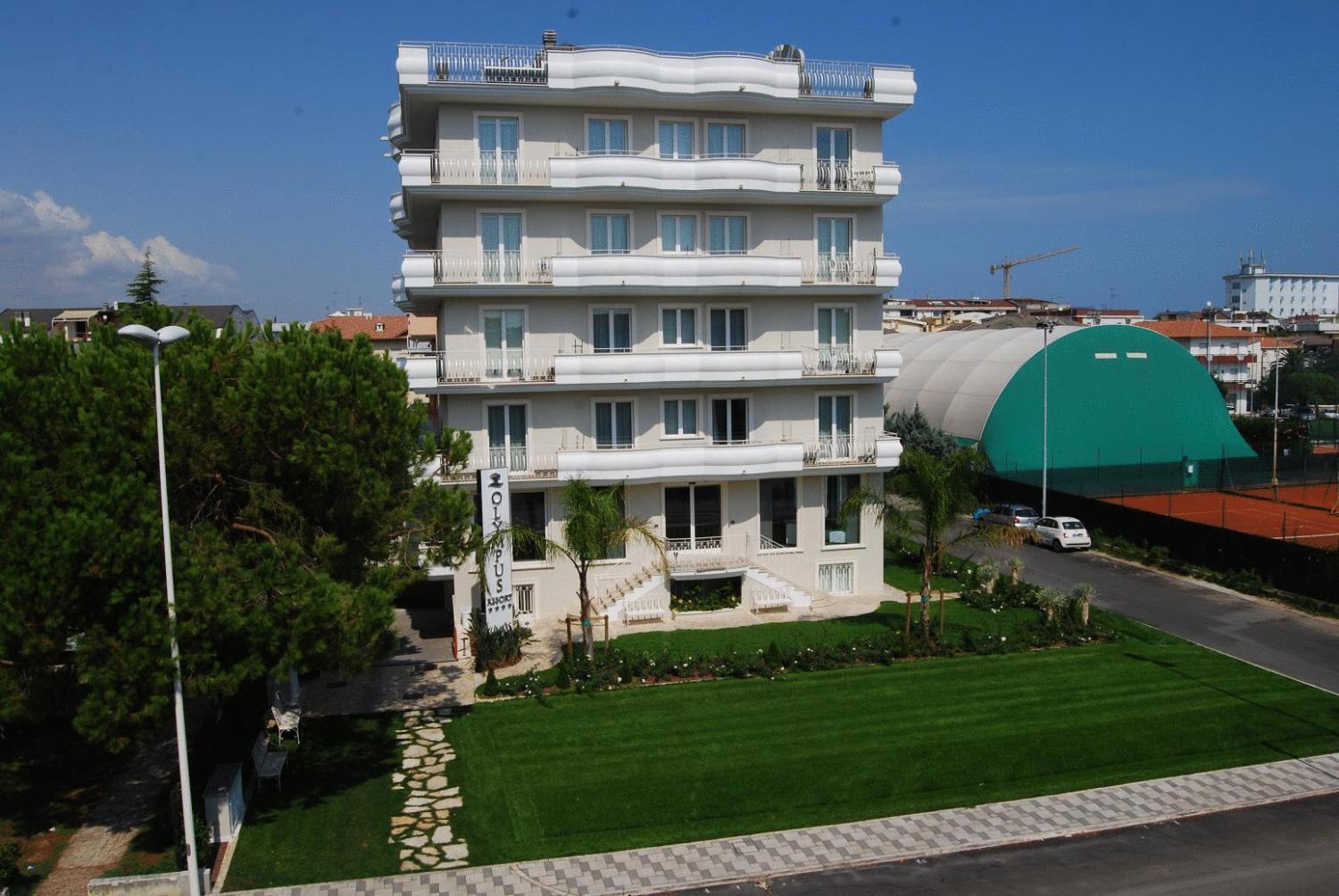 Olympus Resort Alba Adriatica Exterior photo